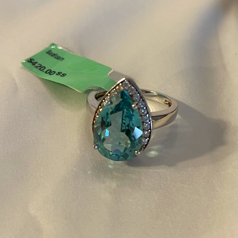 Sea breeze quartz ring